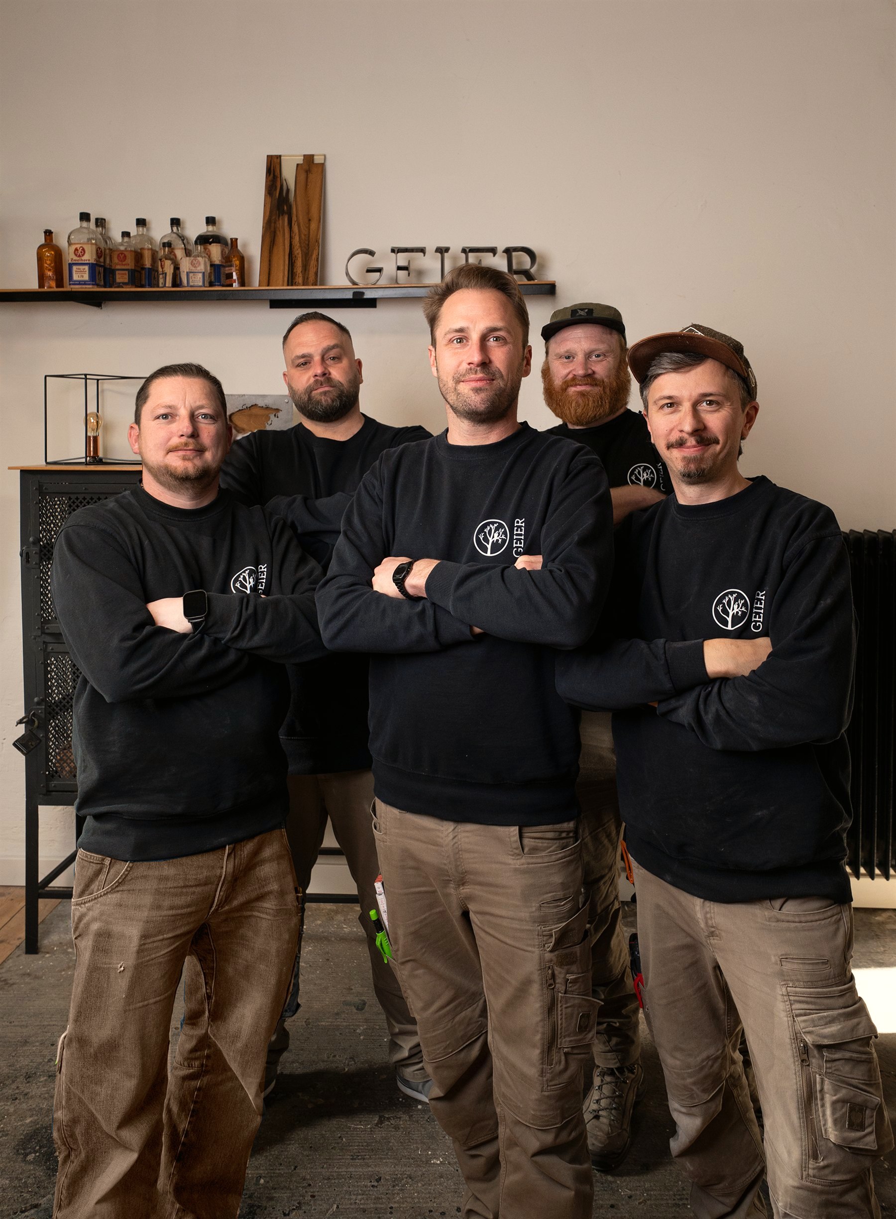Das sechsköpfige Team der Holzmanufaktur Geier in der Werkstatt in Essen-Rüttenscheid
